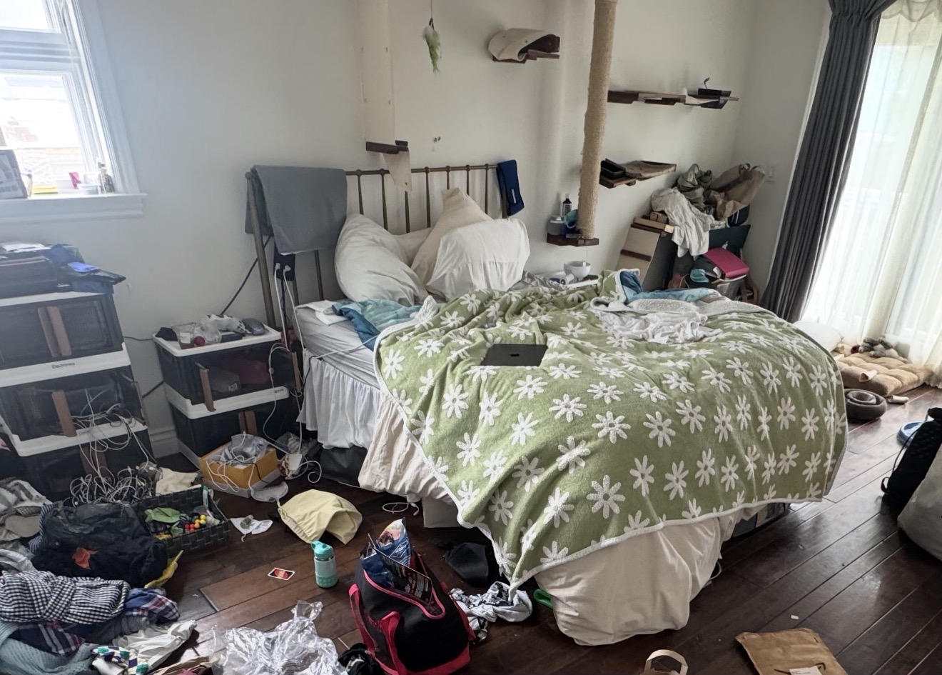 Bedroom before cleaning